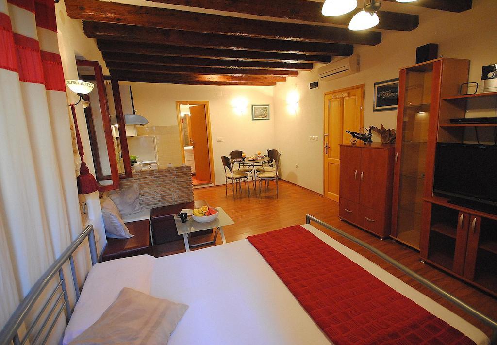 Guesthouse Ancient Stone Rovinj Bilik gambar