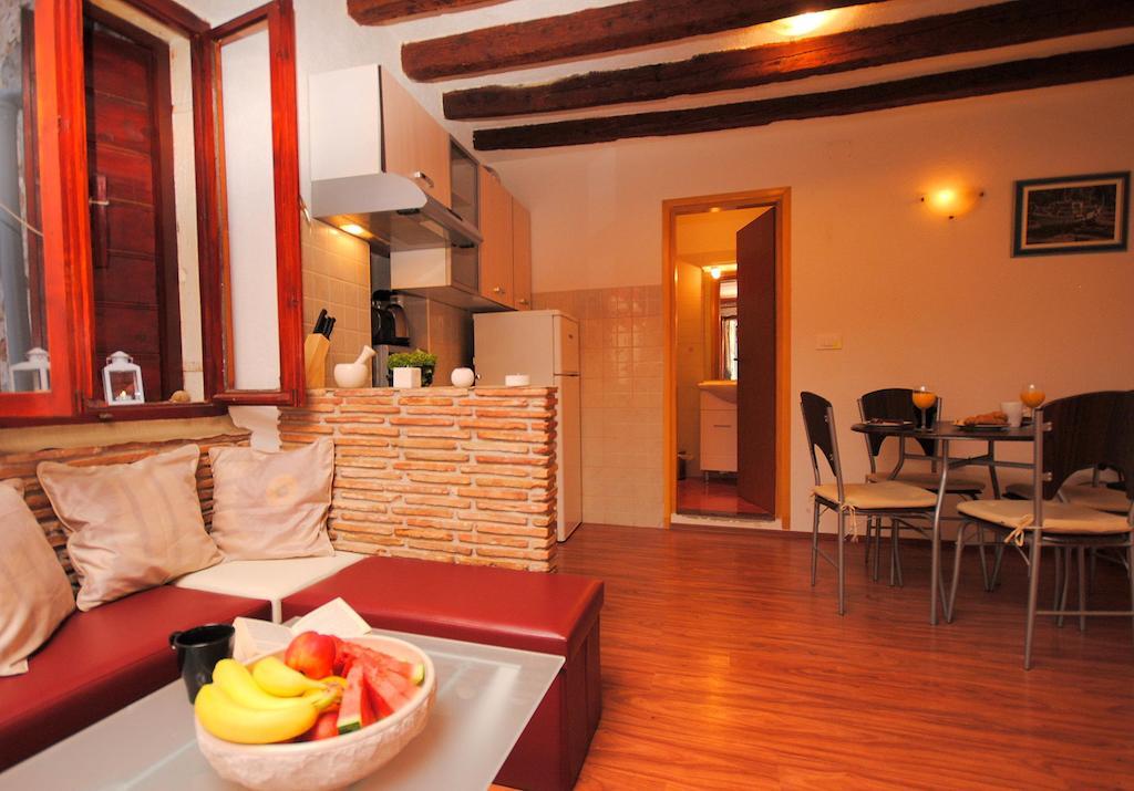 Guesthouse Ancient Stone Rovinj Bilik gambar